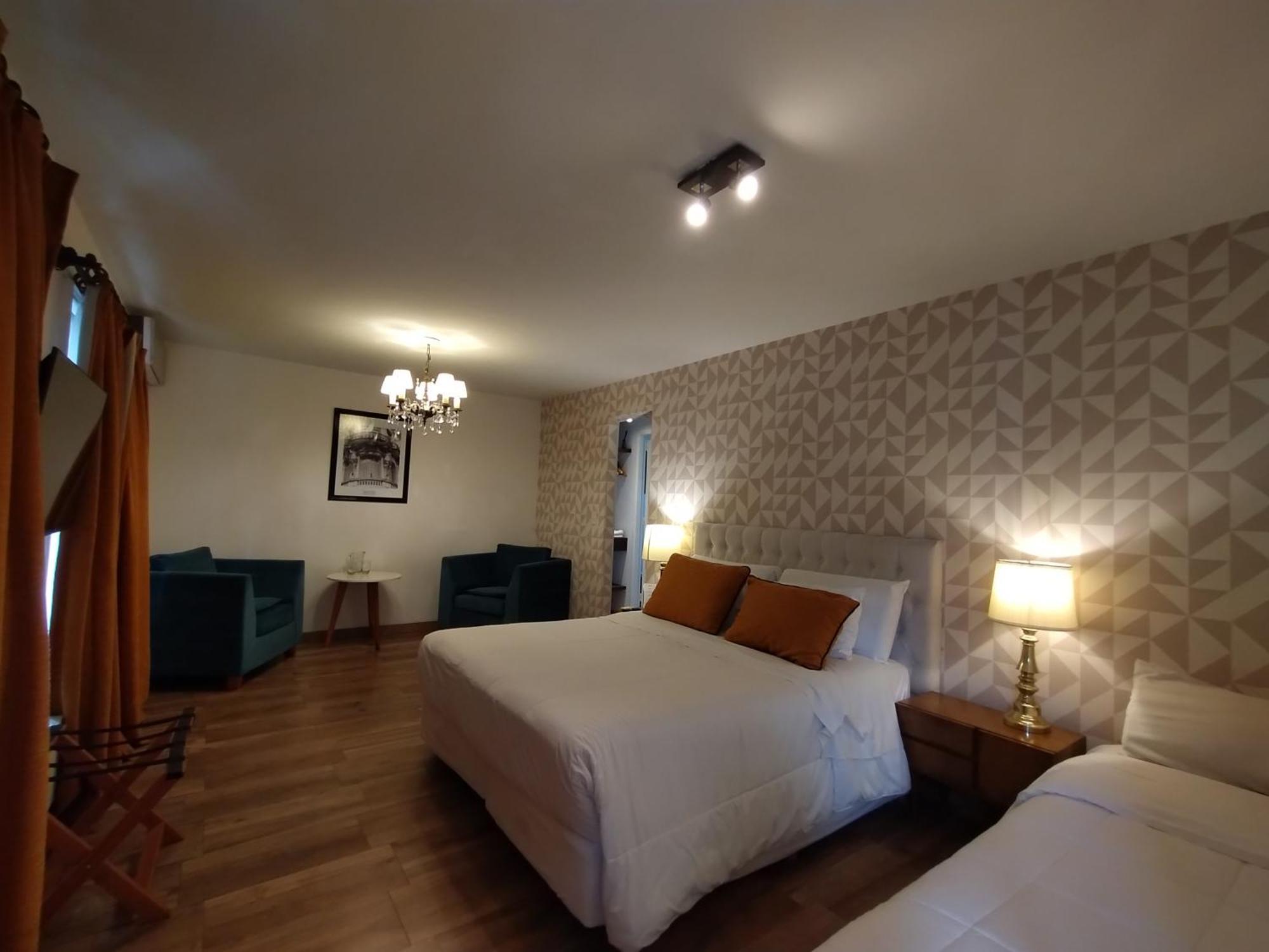 Superior King Suite,1742777864:JPEG